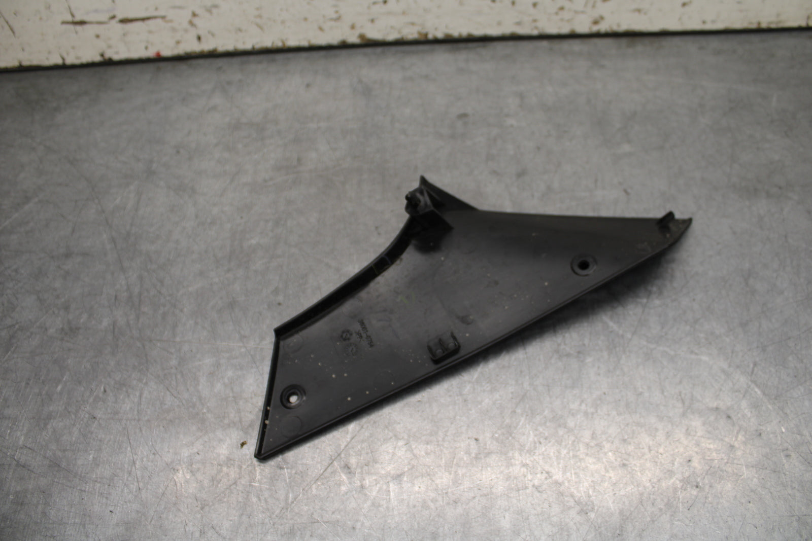 24 KAWASAKI NINJA 500 ABS RIGHT FRONT DUCT COVER PANEL COWL BB730