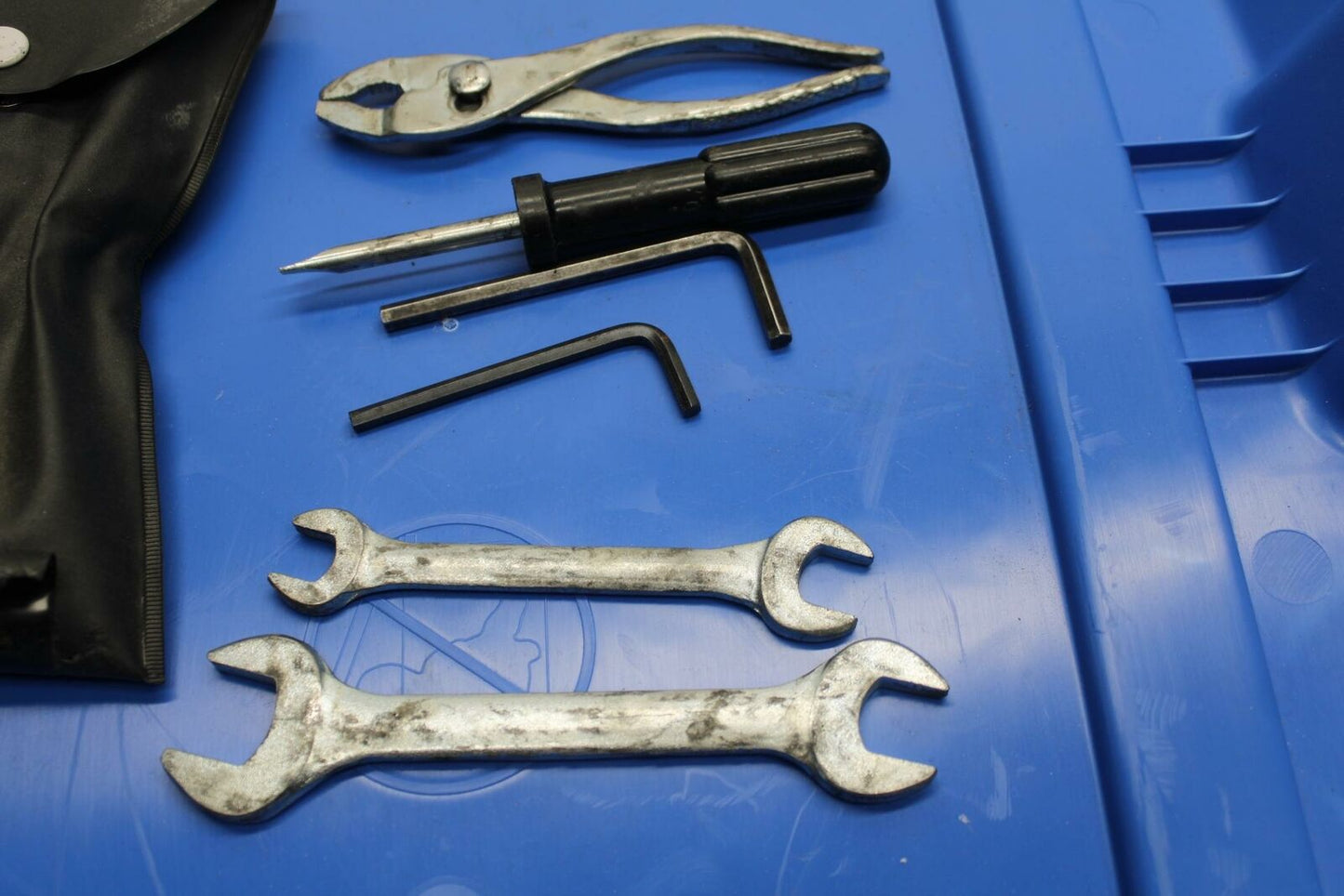08-09 SUZUKI GSXR600 STOCK TOOLS OEM TOOL BAG KIT SET BB226