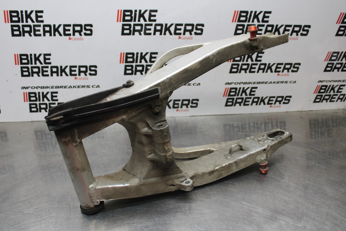 00 SUZUKI GSXR750 REAR SWINGARM BACK SUSPENSION SWING ARM BB820