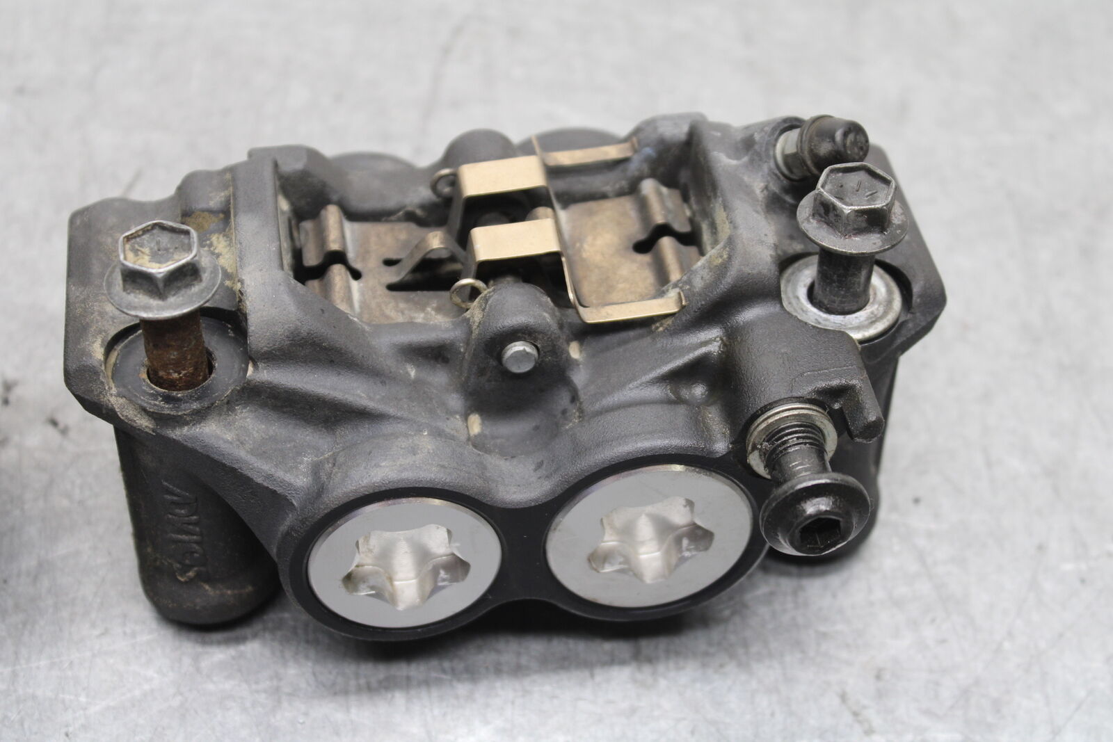 16-21 YAMAHA XSR900 RIGHT LEFT FRONT BRAKE CALIPER SET PAIR CALIPERS BB664