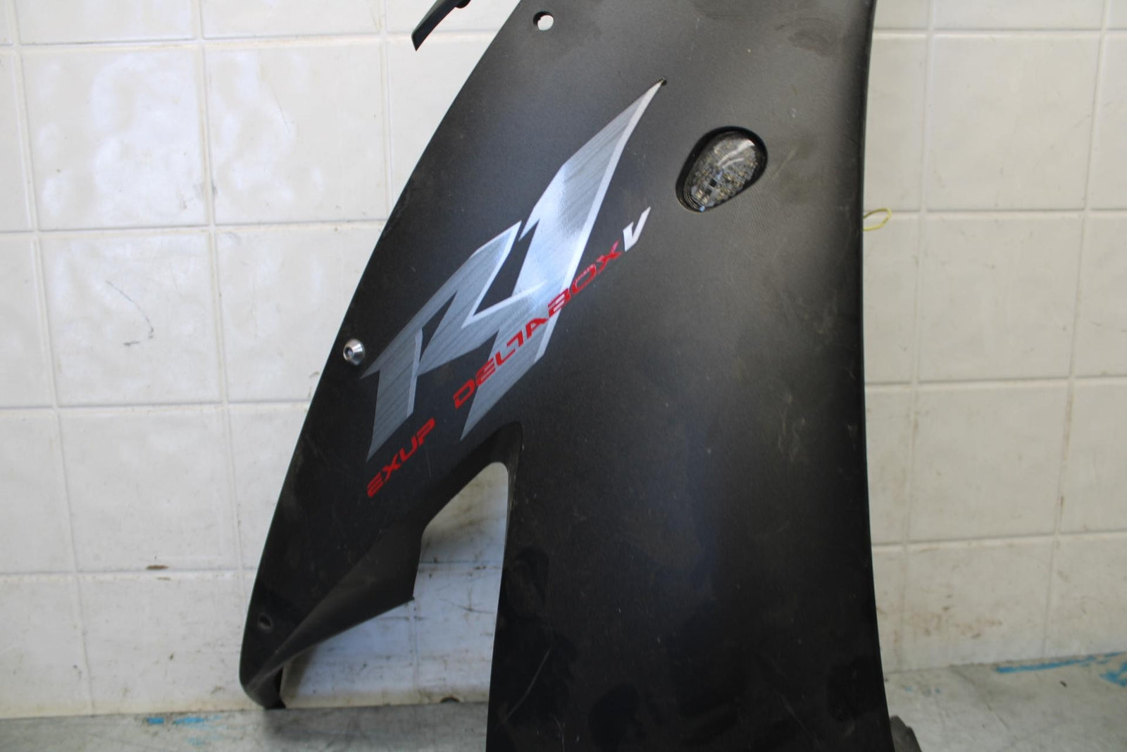 04-06 YAMAHA YZF R1 RIGHT LOWER MID UPPER SIDE FAIRING COWL  BB432
