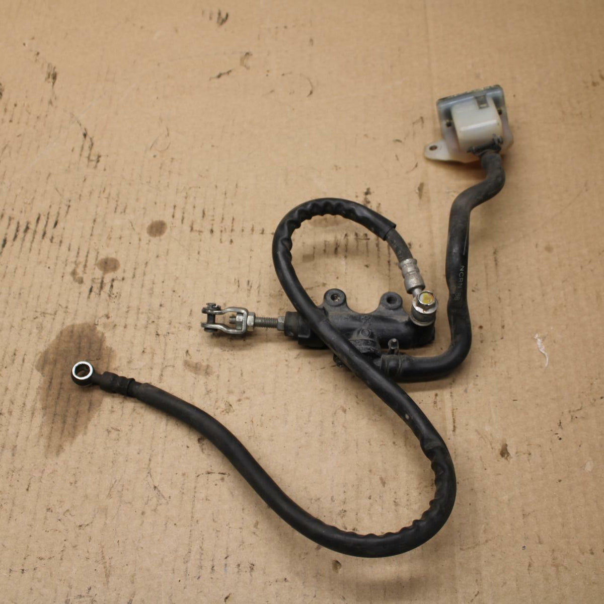 89 SUZUKI GSXR1100 K REAR BACK BRAKE MASTER CYLINDER W RESERVOIR BB02