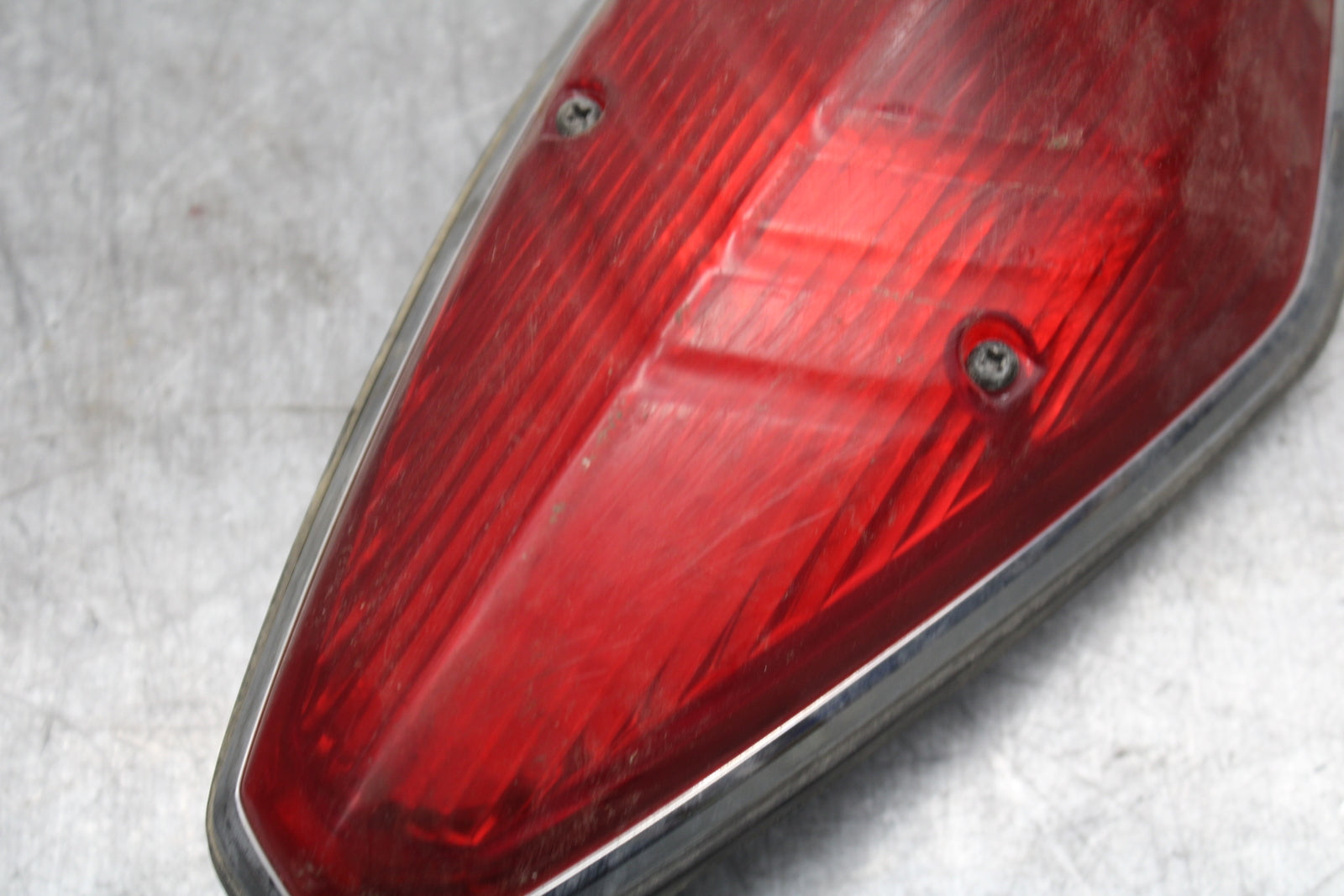 02-04 HONDA VTX1800S TAILLIGHT REAR TAIL BRAKE LIGHT BB712