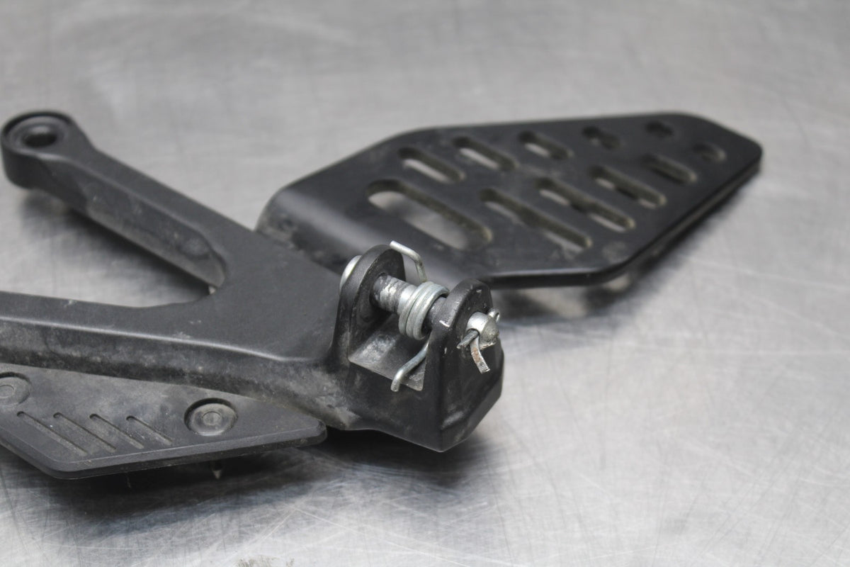08-16 YAMAHA YZF R6 LEFT REARSET REAR SET DRIVER FOOT PEG BRACKET MOUNT BB856