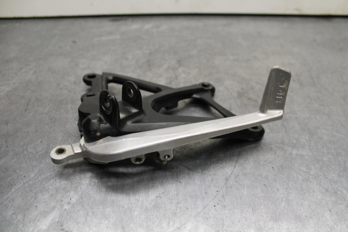 09-14 YAMAHA YZF R1 RIGHT REARSET REAR SET DRIVER FOOT PEG REST STOP BB118