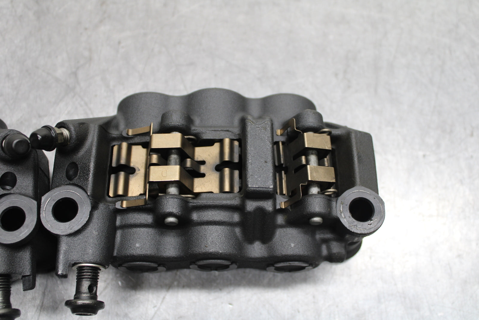 09-14 YAMAHA YZF R1 RIGHT LEFT FRONT BRAKE CALIPER SET PAIR CALIPERS BB119