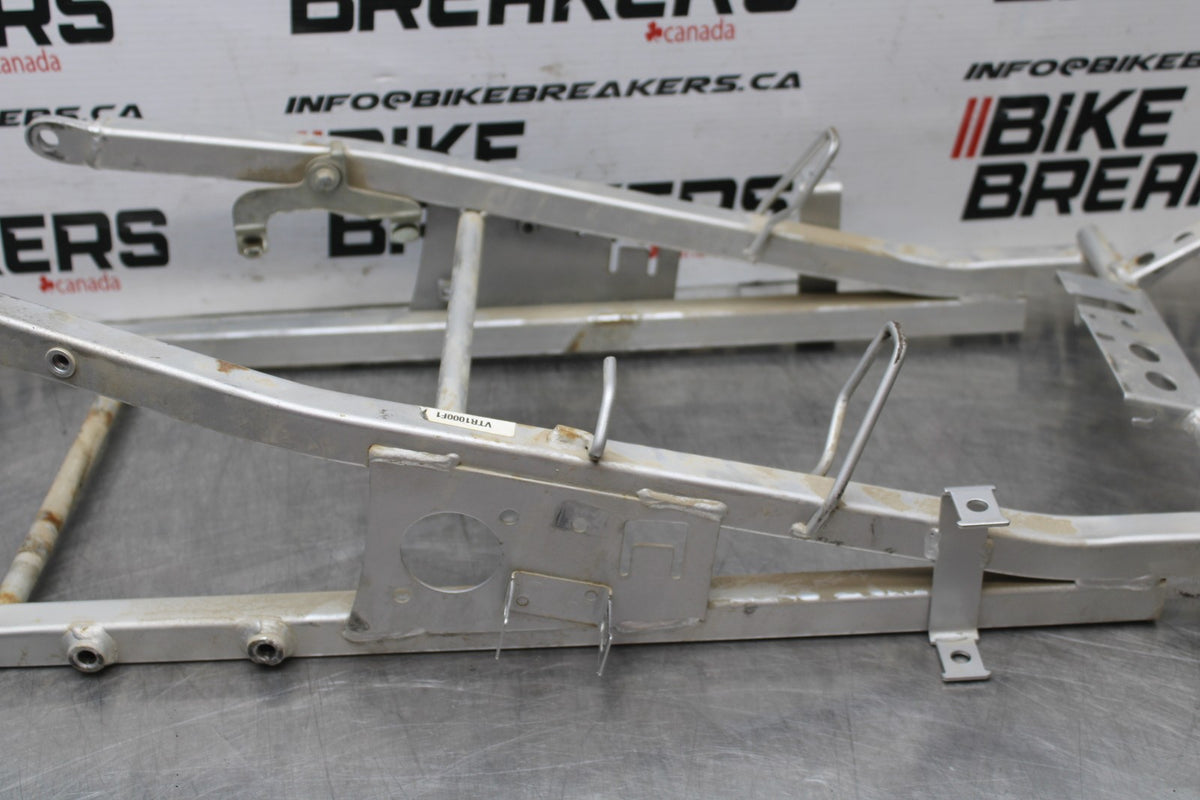 98-05 HONDA SUPER HAWK 1000 VTR1000F REAR SUBFRAME BACK SUB FRAME BB821
