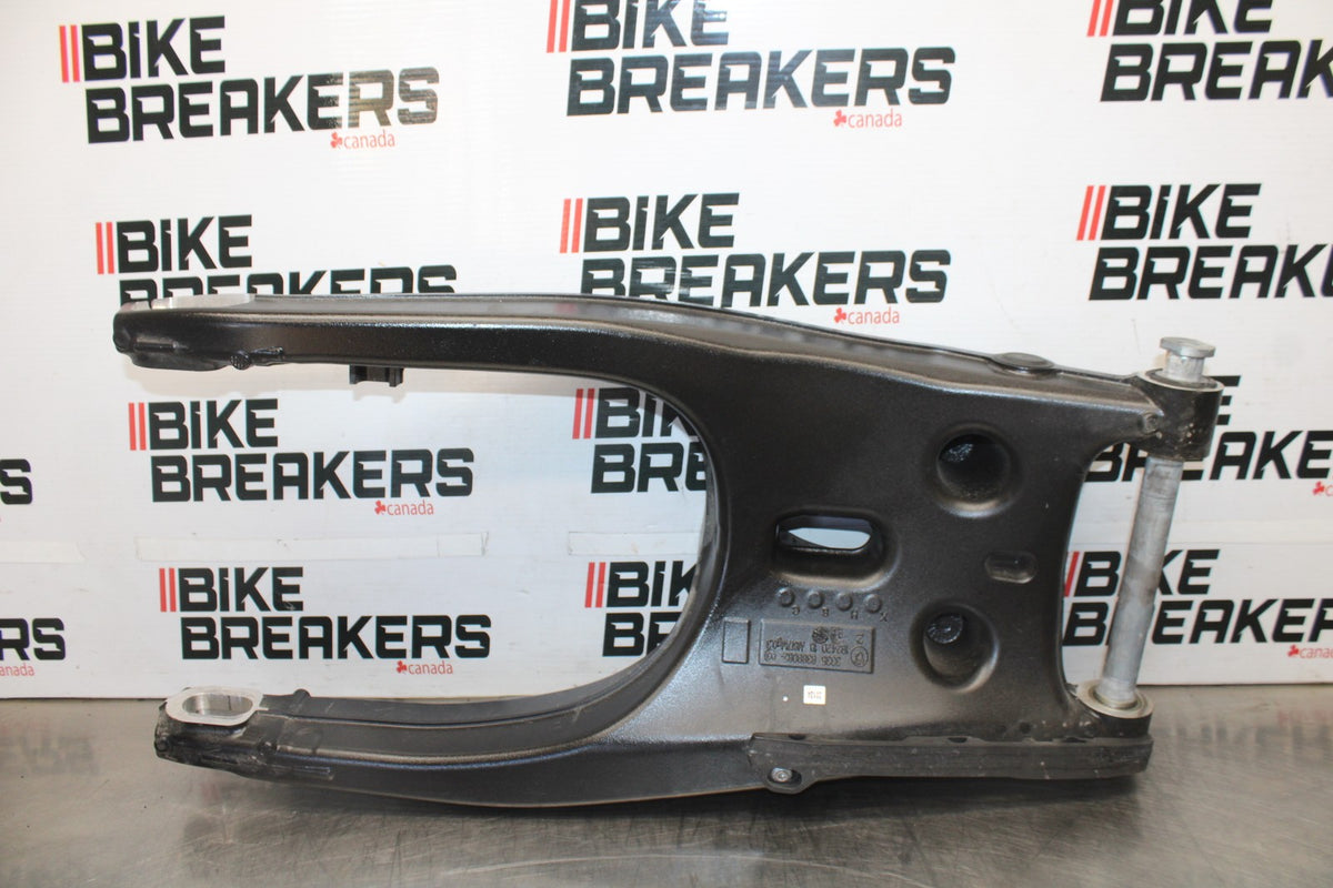20-23 BMW F900R REAR SWINGARM BACK SUSPENSION SWING ARM BB923
