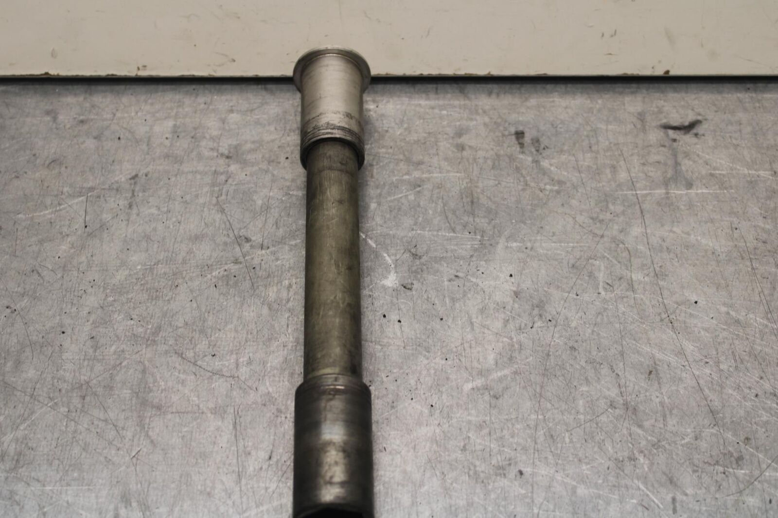 2003 Suzuki SV1000S FRONT WHEEL RIM AXLE PIVOT BOLT 54711-35F10 BB85