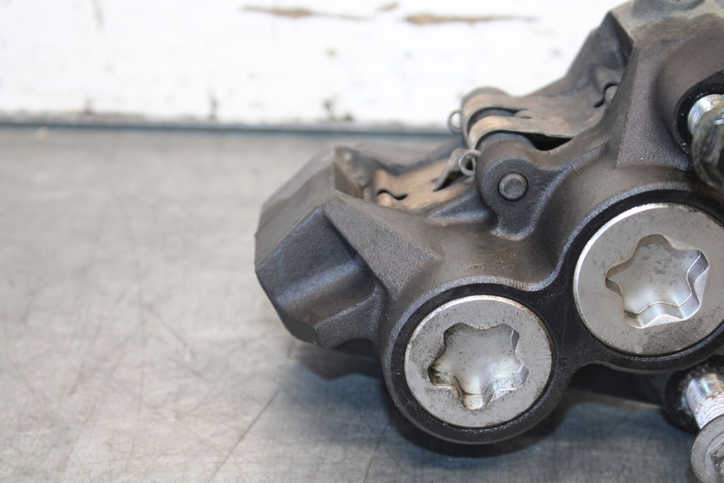 07-09 YAMAHA FZ6 RIGHT LEFT FRONT BRAKE CALIPER SET PAIR CALIPERS BB713