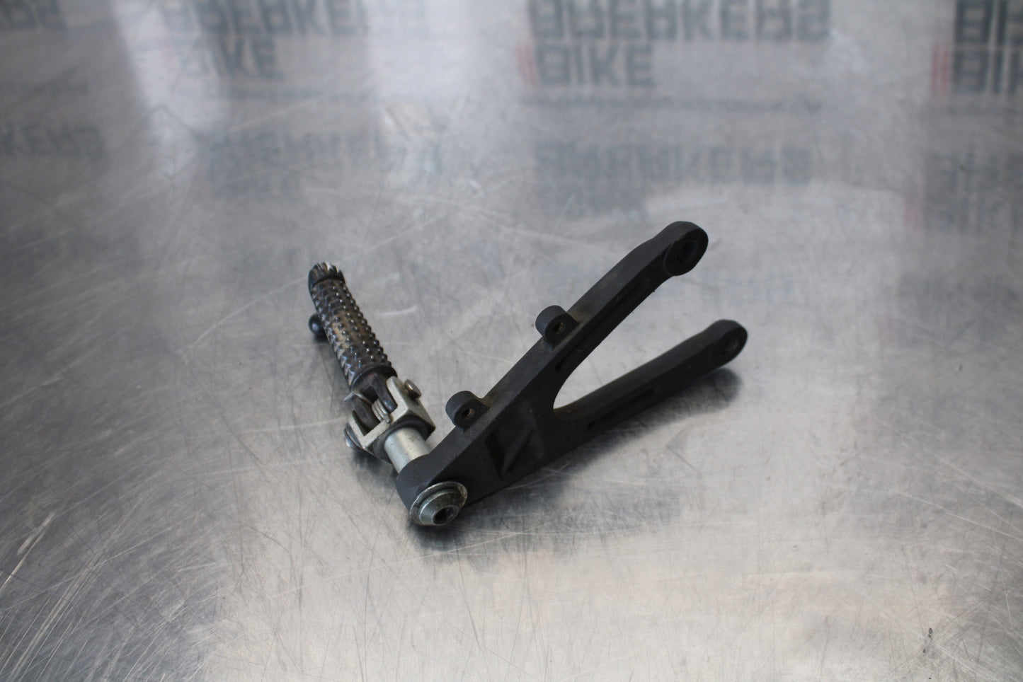 07-08 YAMAHA YZF R1 LEFT REARSET REAR SET DRIVER FOOT PEG REST STOP BB160