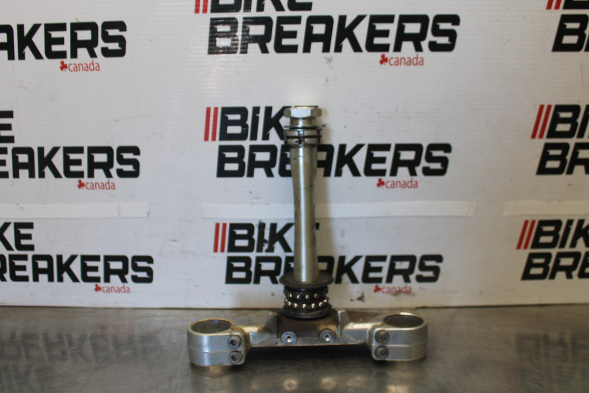 03-04 YAMAHA YZF R6 FRONT FORKS CLAMP LOWER TRIPLE TREE STEM BB890