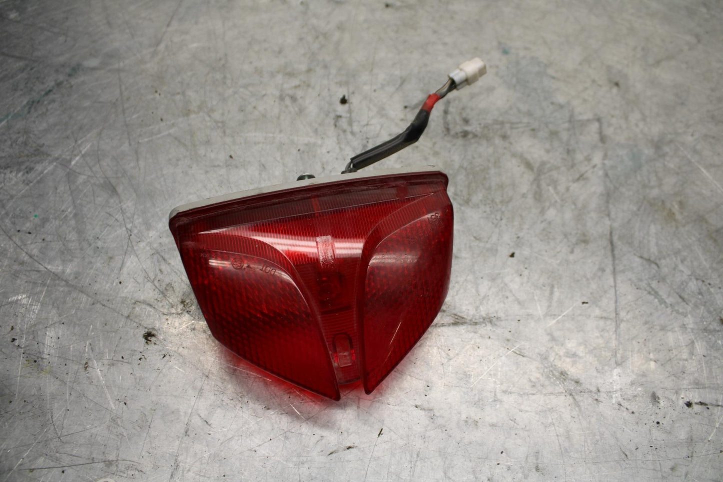 09-16 SUZUKI GSXR1000 REAR TAIL TAILLIGHT BACK BRAKE LIGHT BB439