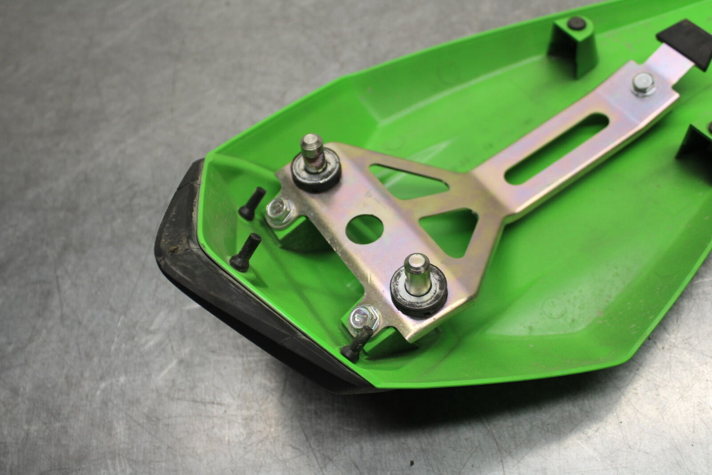 16 KAWASAKI NINJA ZX10R REAR SEAT SOLO COWL FAIRING COVER 99994-0667-51B BB650