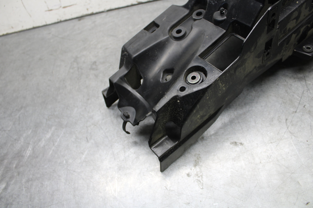 22-24 YAMAHA XSR900 REAR BACK TAIL UNDERTAIL BATTERY TRAY PLASTIC BB683