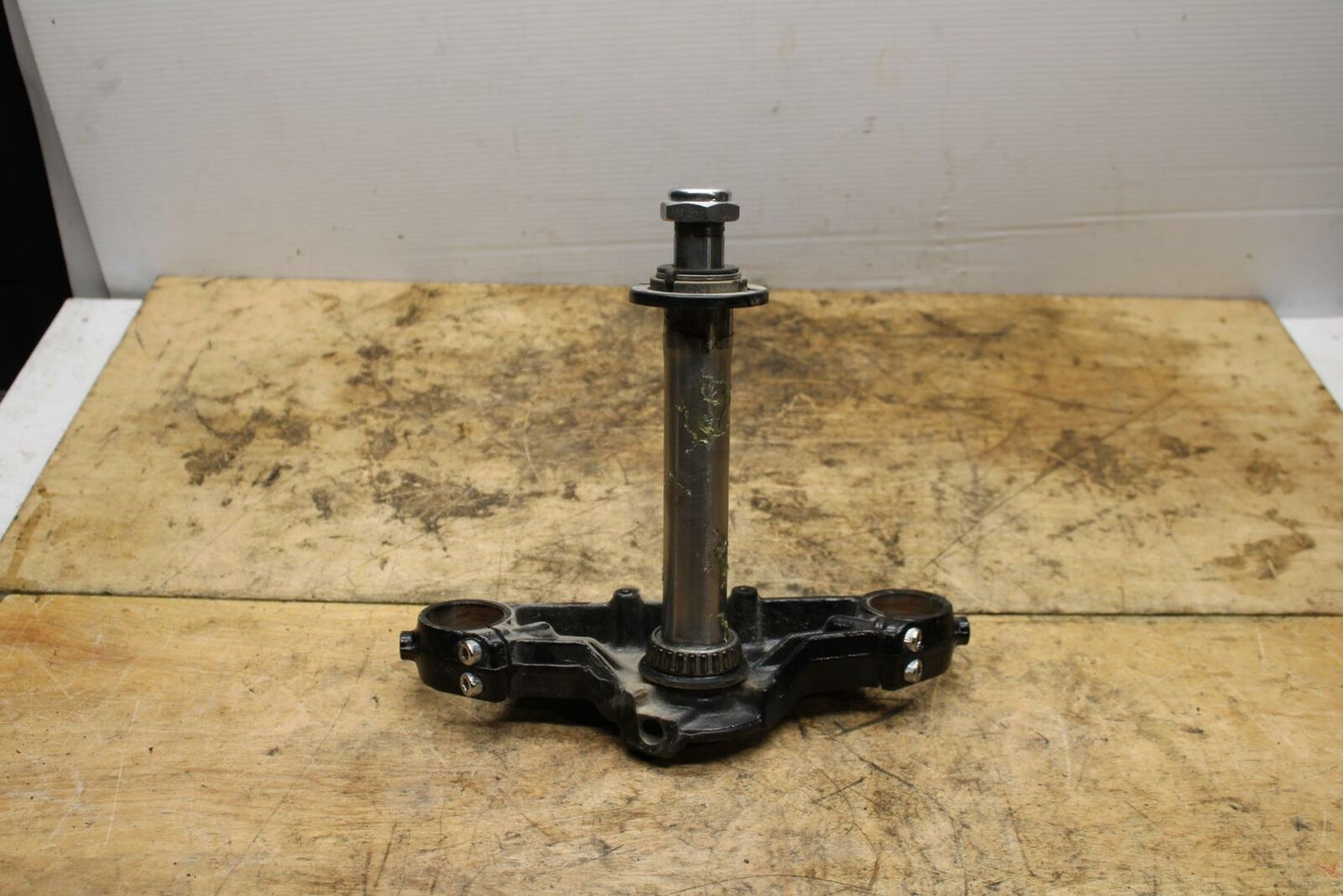 05-08 KAWASAKI VULCAN 1500 VN1500N CLASSIC FRONT FORKS  LOWER TRIPLE TREE BB343