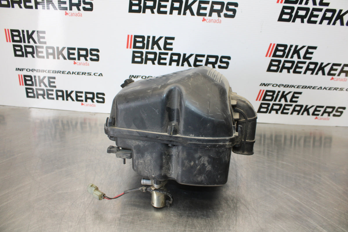 03 SUZUKI SV650S AIRBOX AIR INTAKE FILTER BOX BB167