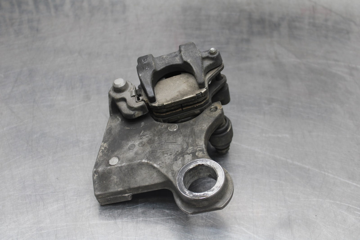 08-16 YAMAHA YZF R6 REAR BACK BRAKE CALIPER W MOUNT BRACKET BB798