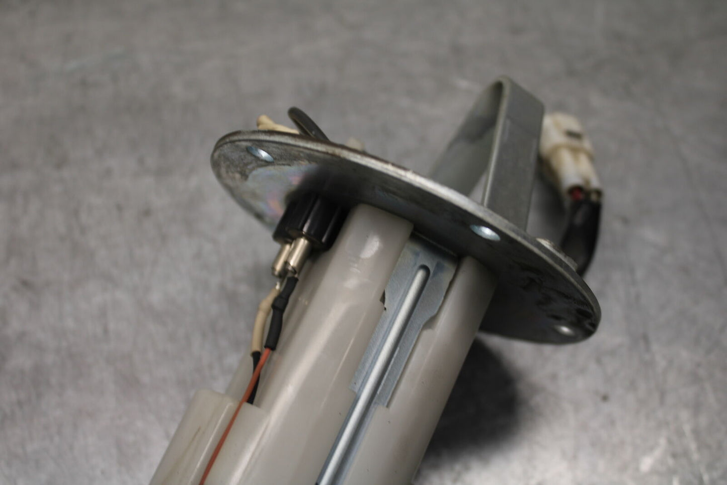 08-09 SUZUKI GSXR600 FUEL PUMP GAS PETROL SENDER UNIT BB728