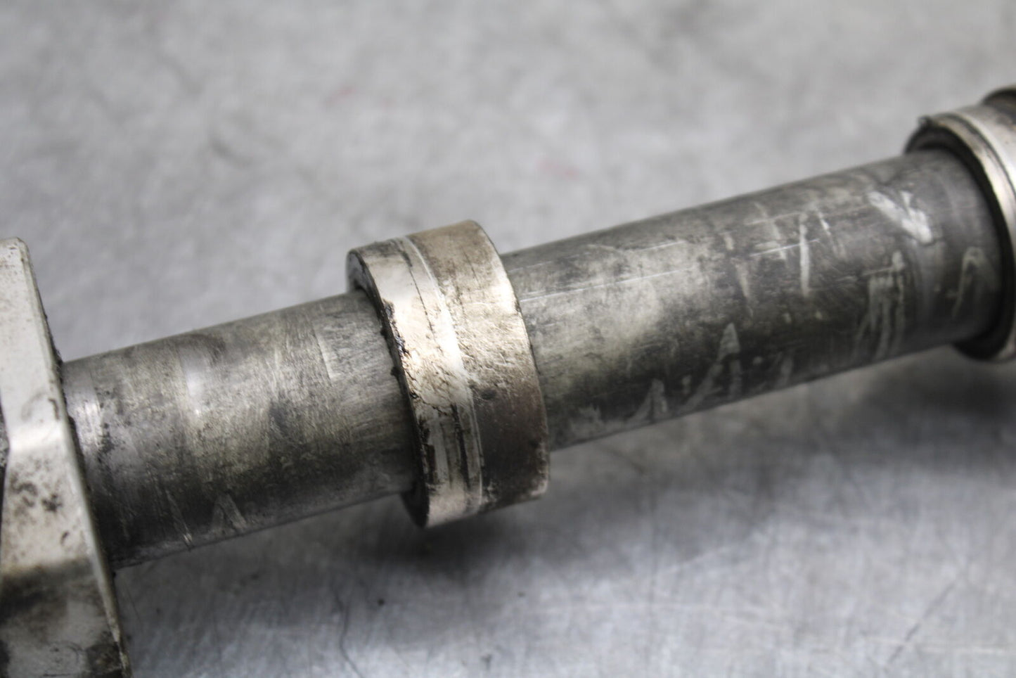 06-07 SUZUKI GSXR 600 REAR AXLE BACK WHEEL RIM PIVOT BOLT AXEL BB737