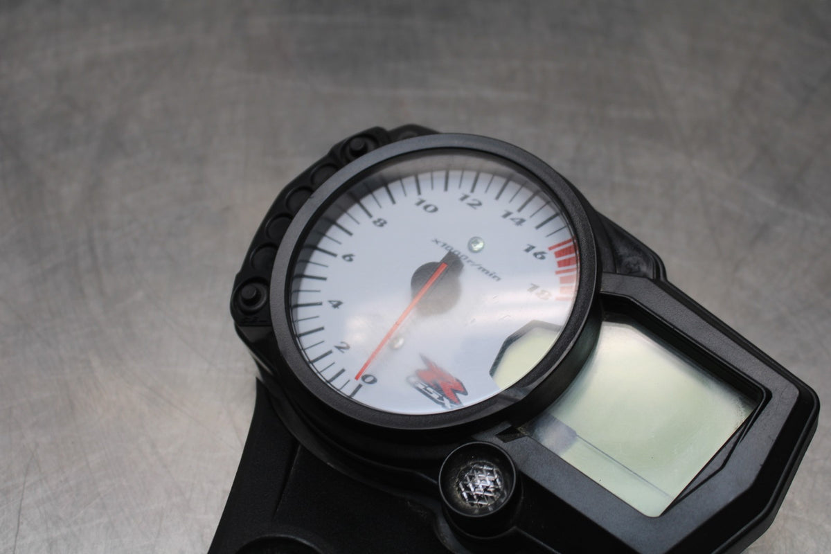 06-07 SUZUKI GSXR 600 SPEEDO GAUGES DISPLAY CLUSTER SPEEDOMETER TACHOMETER BB178