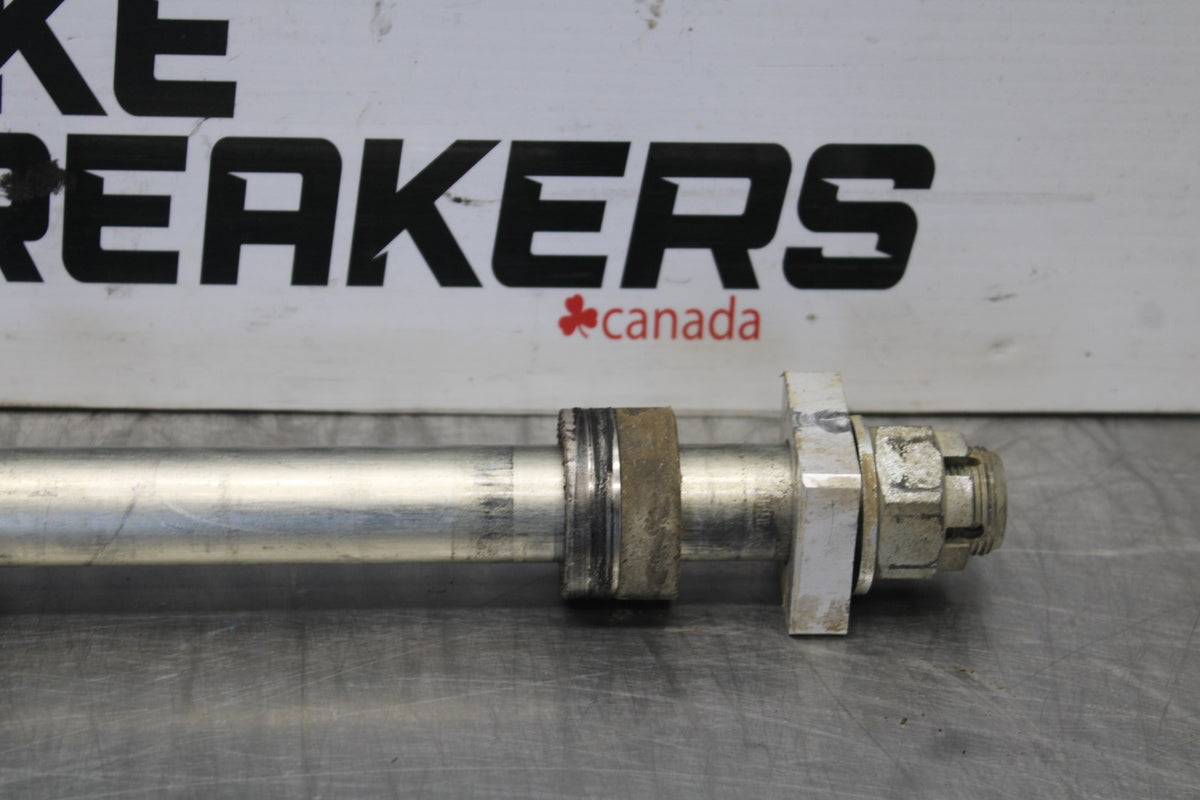 08 KAWASAKI ZX6R REAR AXLE BACK WHEEL RIM PIVOT BOLT AXEL BB896