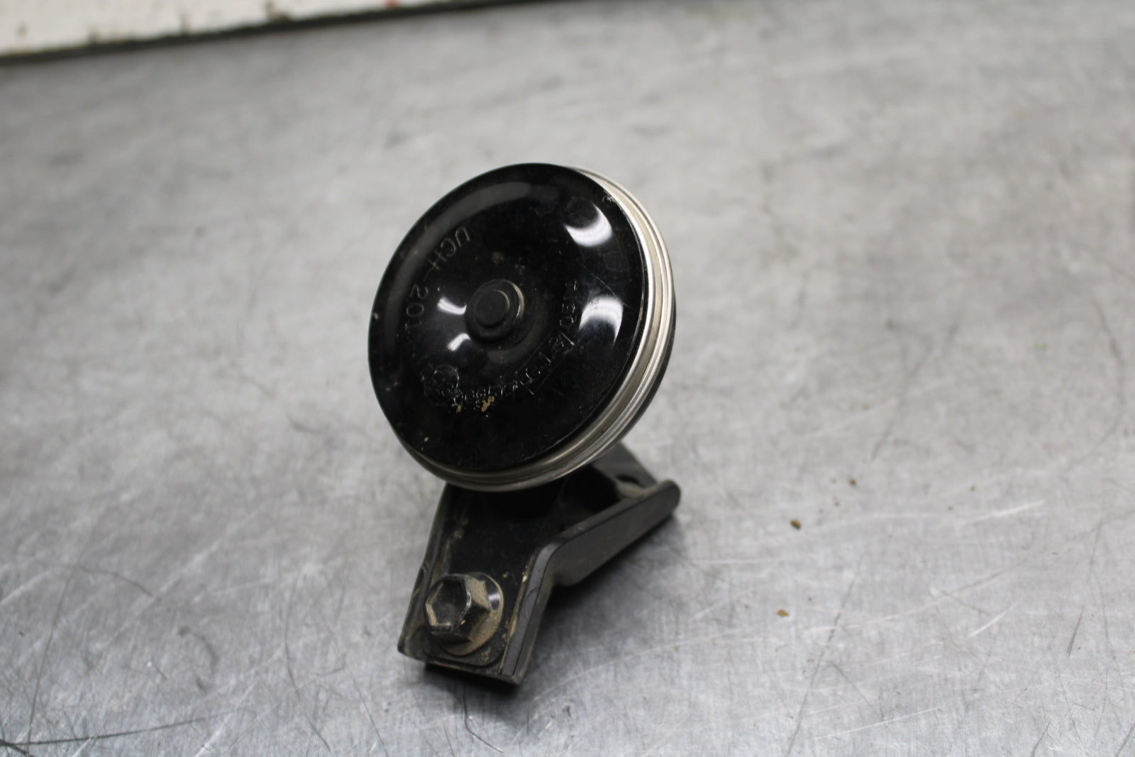 19-24 YAMAHA R3 HORN SIGNAL BB736