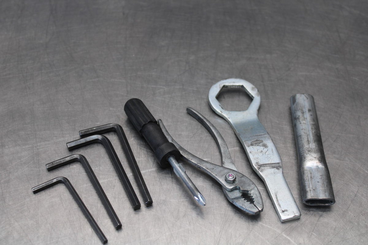 13-18 KAWASAKI NINJA ZX6R STOCK TOOLS OEM TOOL BAG KIT SET BB908