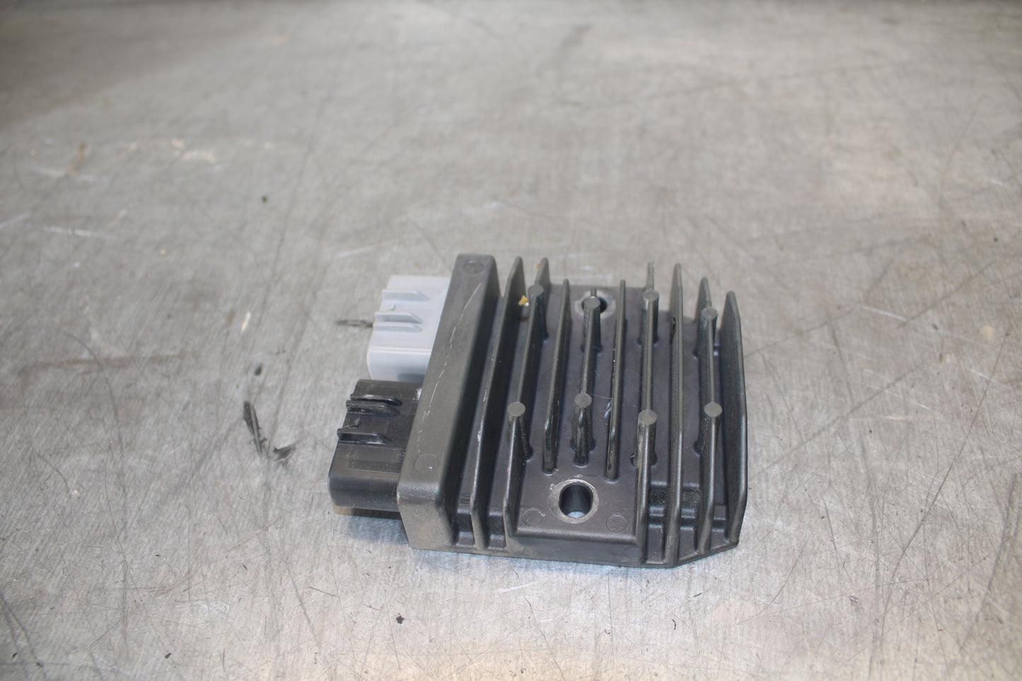 13-15 HONDA CBR500R RECTIFIER VOLTAGE REGULATOR 31600-MGZ-J01 BB704