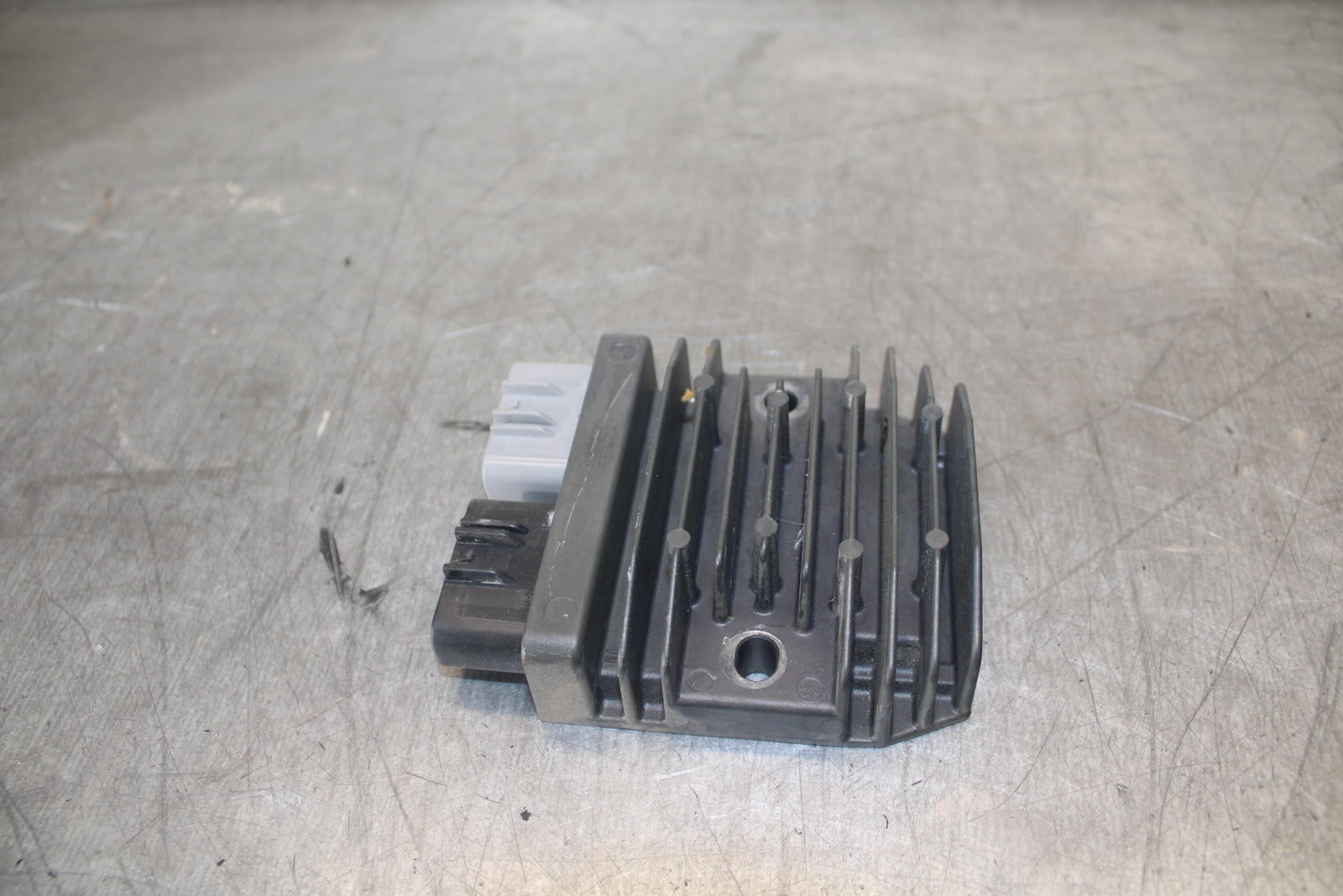 13-15 HONDA CBR500R RECTIFIER VOLTAGE REGULATOR 31600-MGZ-J01 BB704