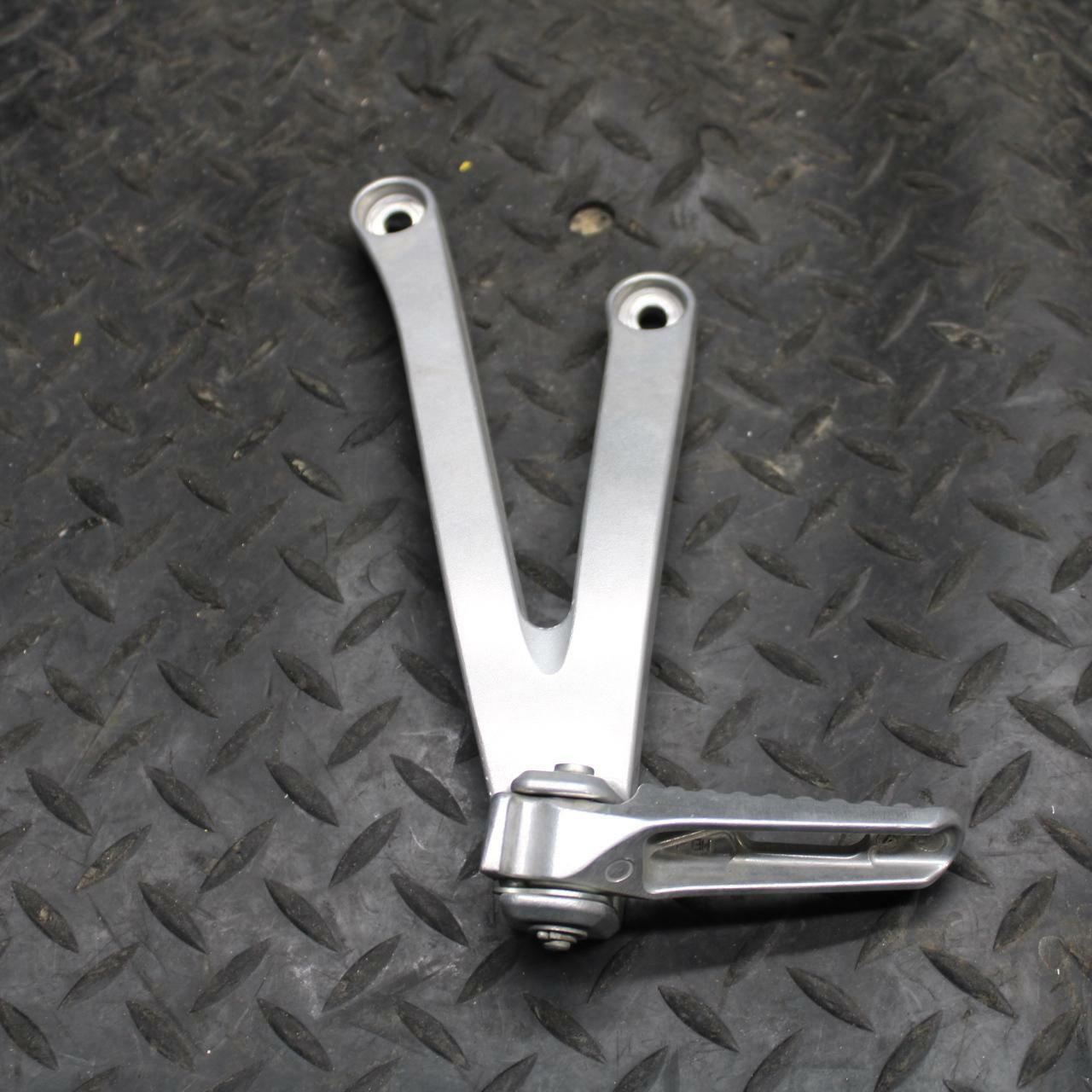 07-08 HONDA CBR600RR LEFT REAR PASSENGER PEG 50730-MEL-D00 50760-MFJ-D00 BB224
