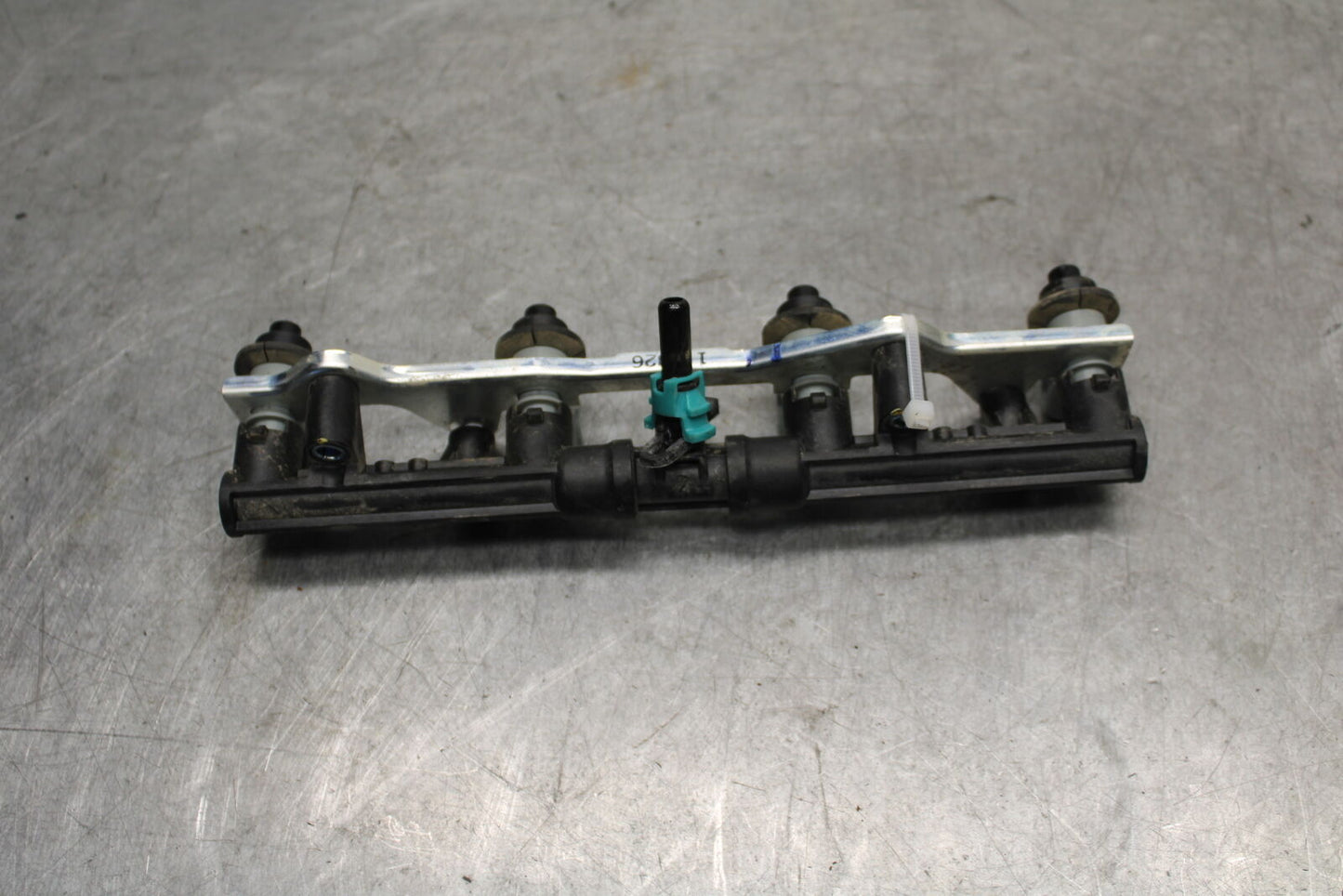 07-12 HONDA CBR600RR SECONDARY FUEL INJECTORS TOP AIRBOX 16450-MFJ-D01 BB672