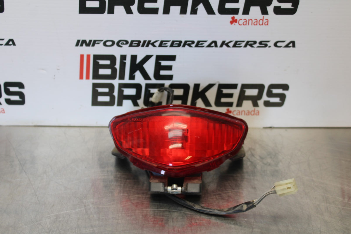 10 SUZUKI SV650 REAR TAIL TAILLIGHT BACK BRAKE LIGHT BB181
