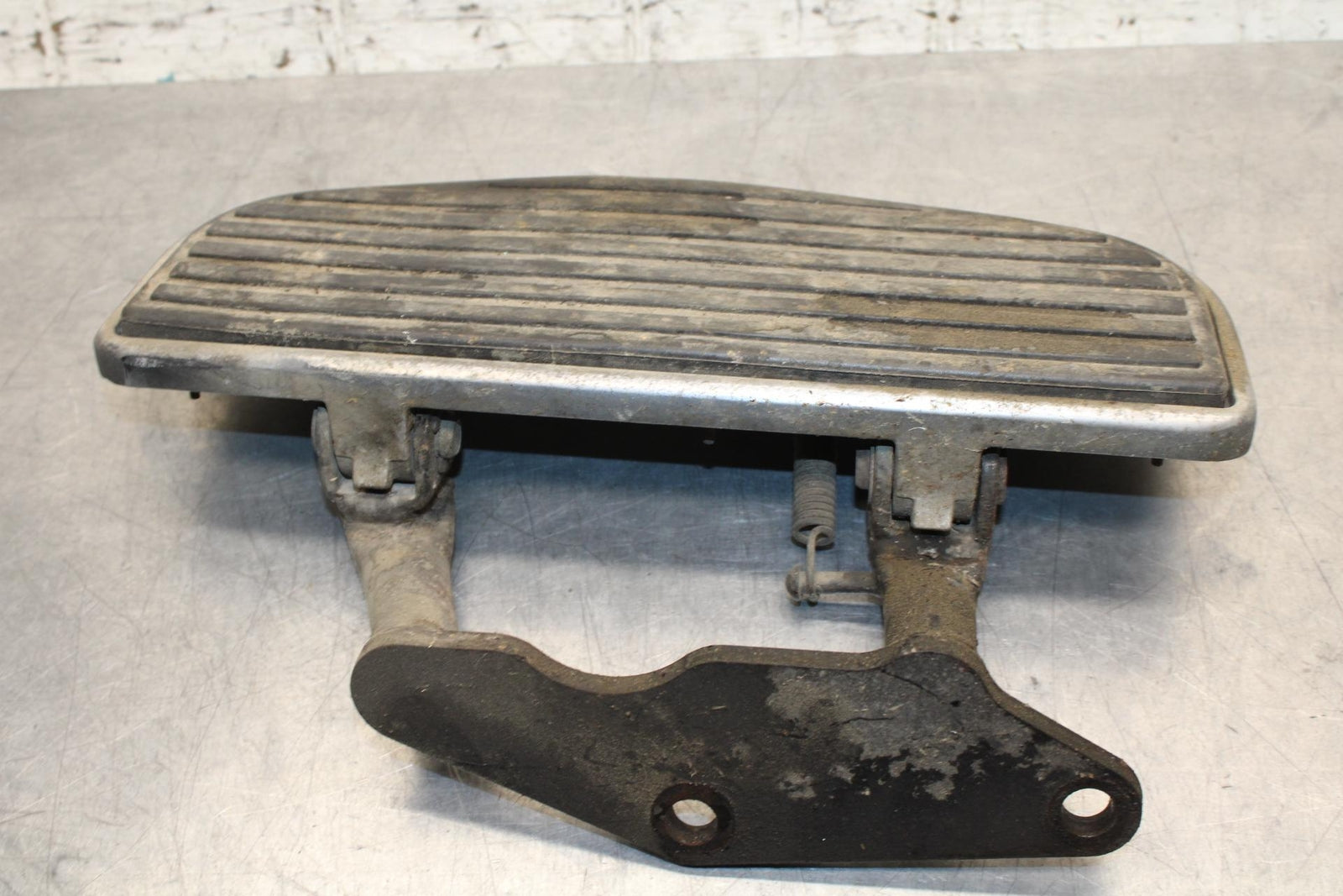 2005 Kawasaki Vulcan 1500 VN1500N Classic LEFT FRONT FOOT PEG BOARD BB576