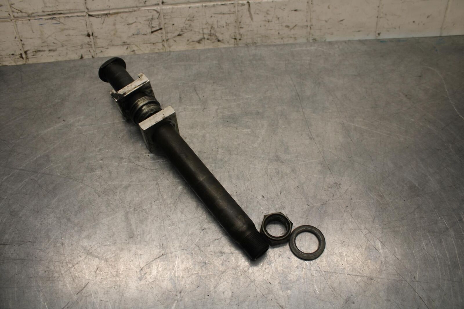 2001 Yamaha YZF R6 REAR AXLE BACK WHEEL RIM PIVOT BOLT AXEL 4XV-25381-00-00