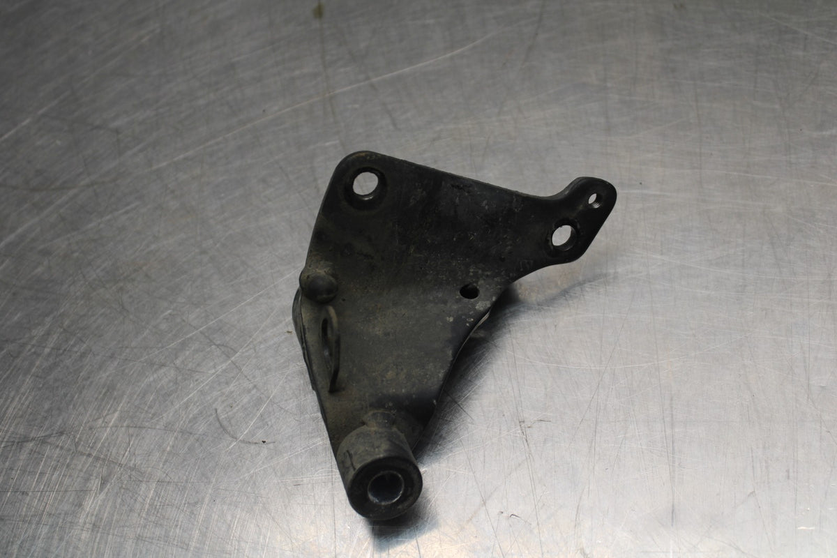 2006 Suzuki Boulevard C90 ENGINE MOTOR MOUNT STAY BRACKETS BB849