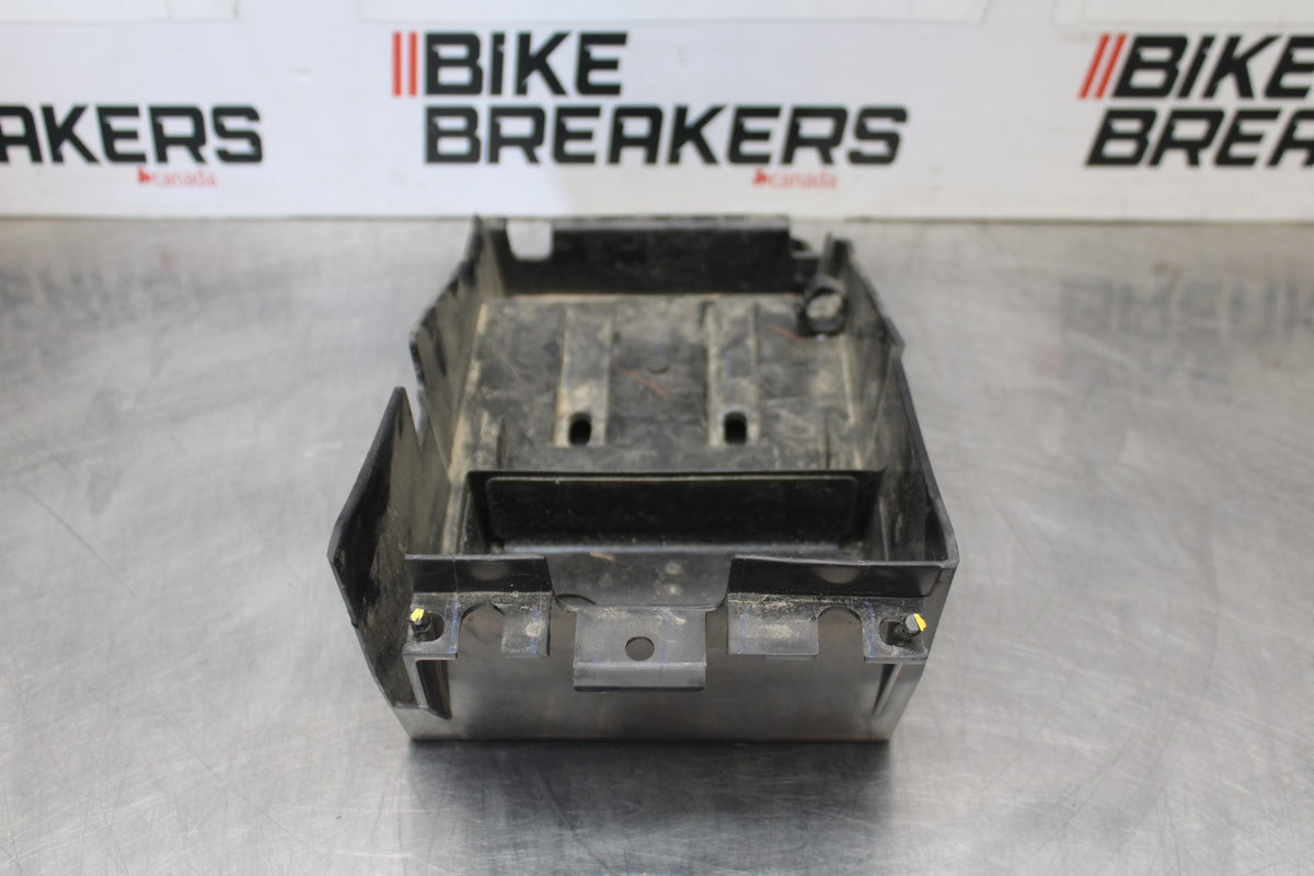 24-25 KAWASAKI NINJA 500 ABS REAR BACK TAIL UNDERTAIL BATTERY TRAY PLASTIC BB899