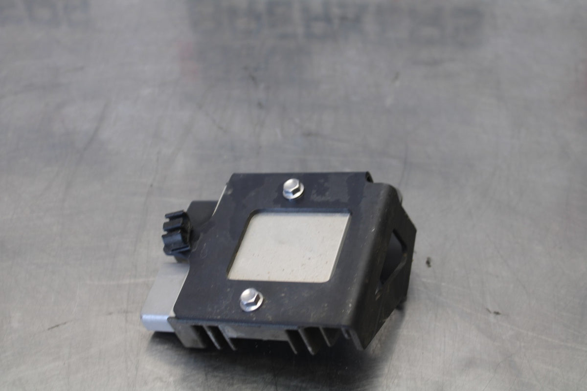20 TRIUMPH STREET TRIPLE 765 RECTIFIER VOLTAGE REGULATOR BB864