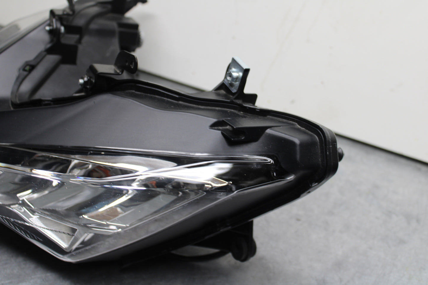 19-23 KAWASAKI NINJA ZX6R FRONT HEADLIGHT HEAD LIGHT LAMP BB749