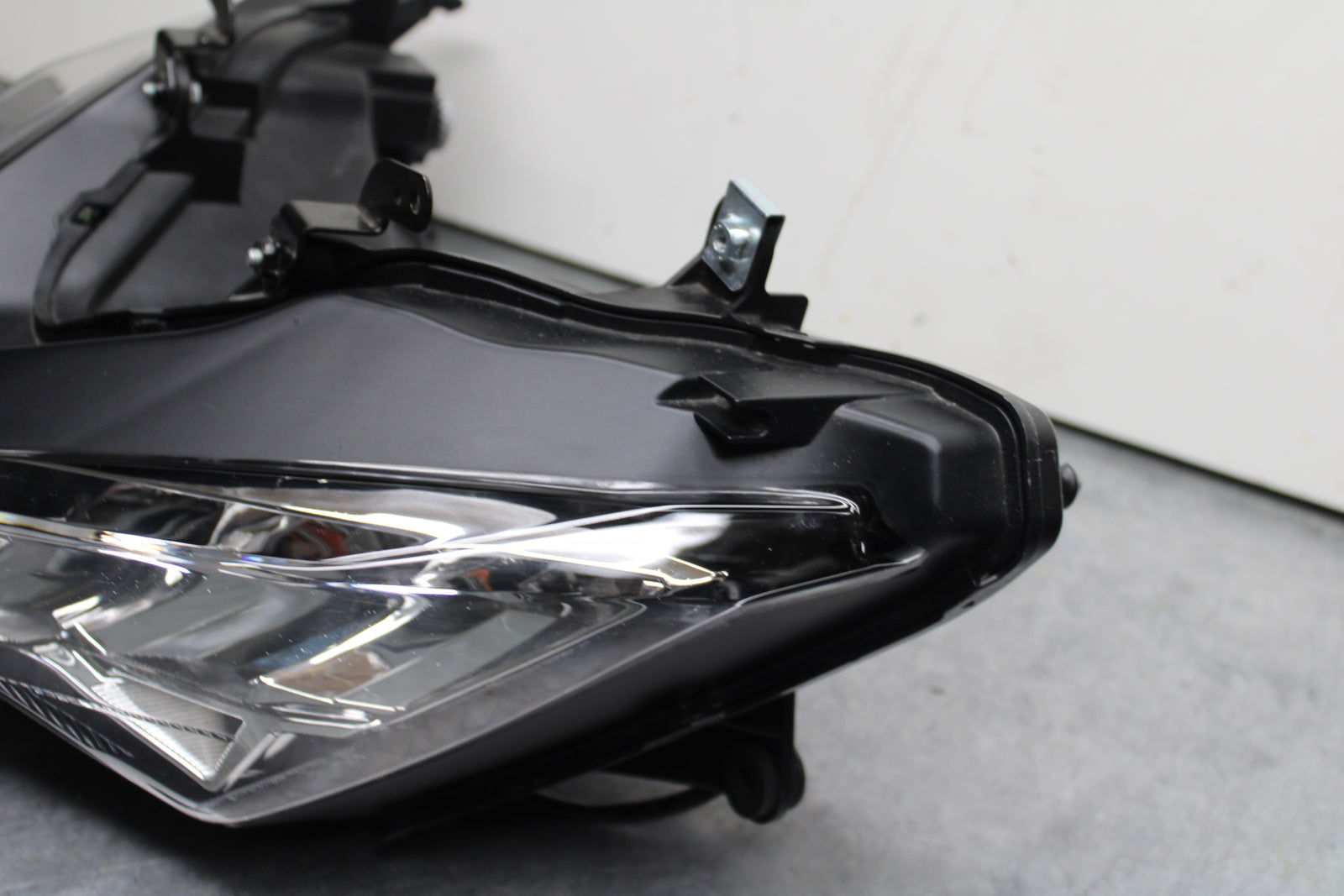 19-23 KAWASAKI NINJA ZX6R FRONT HEADLIGHT HEAD LIGHT LAMP BB749