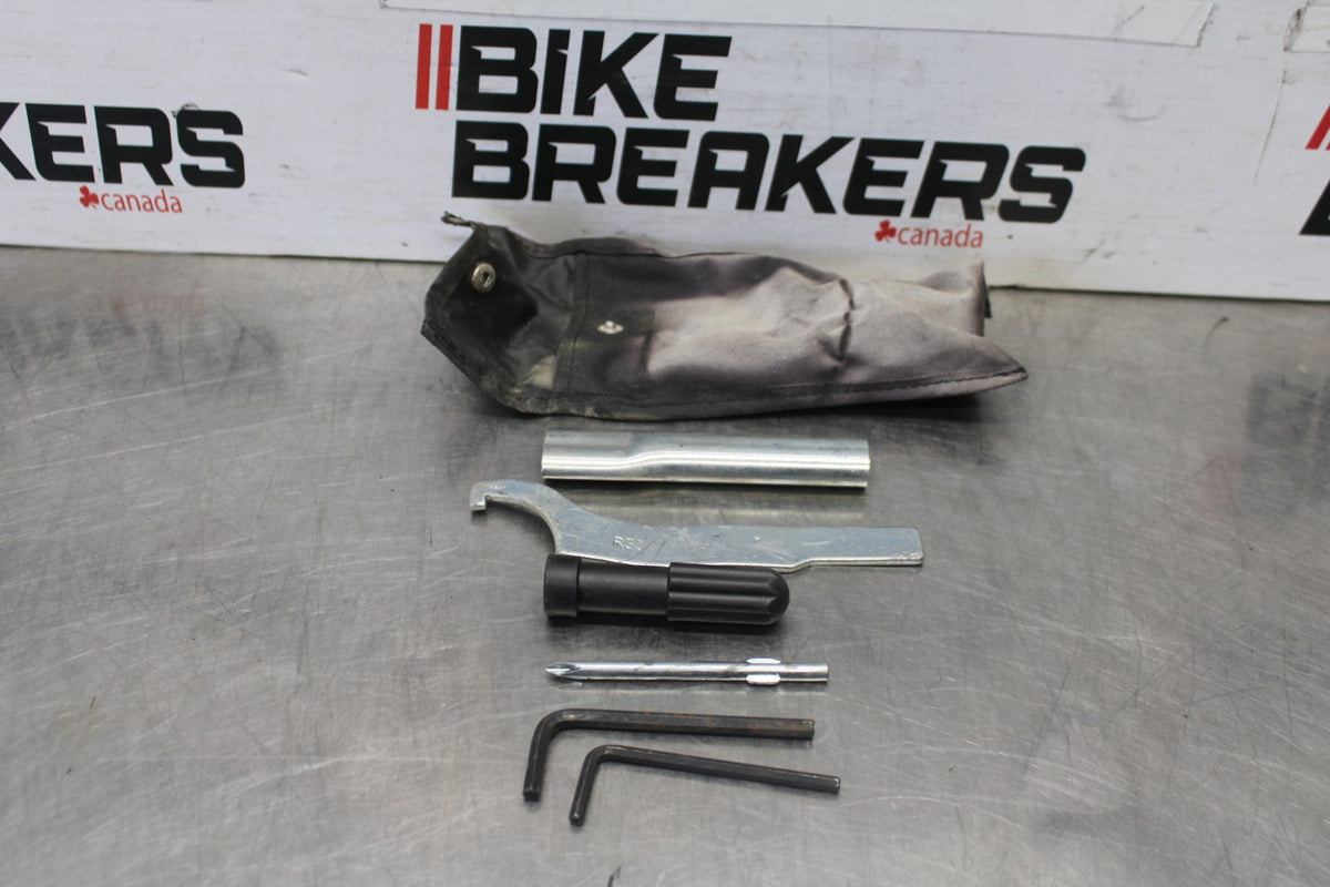 24-25 KAWASAKI NINJA 500 EX500J ABS STOCK TOOLS OEM TOOL BAG KIT SET BB934