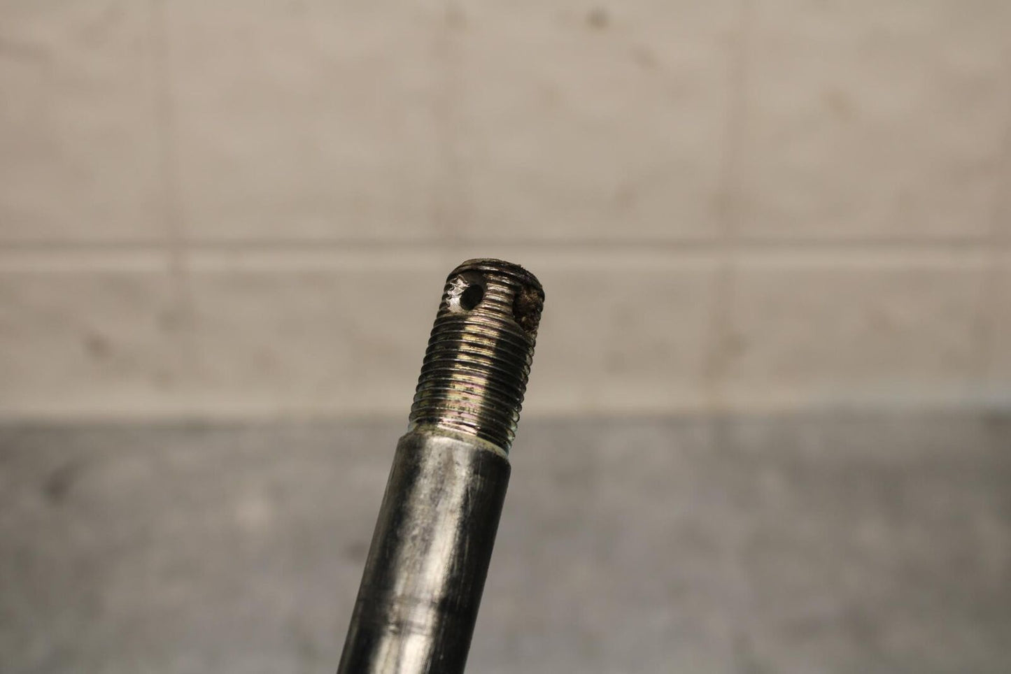 19-22 KAWASAKI Z400 REAR AXLE BACK WHEEL RIM PIVOT BOLT AXEL BB586