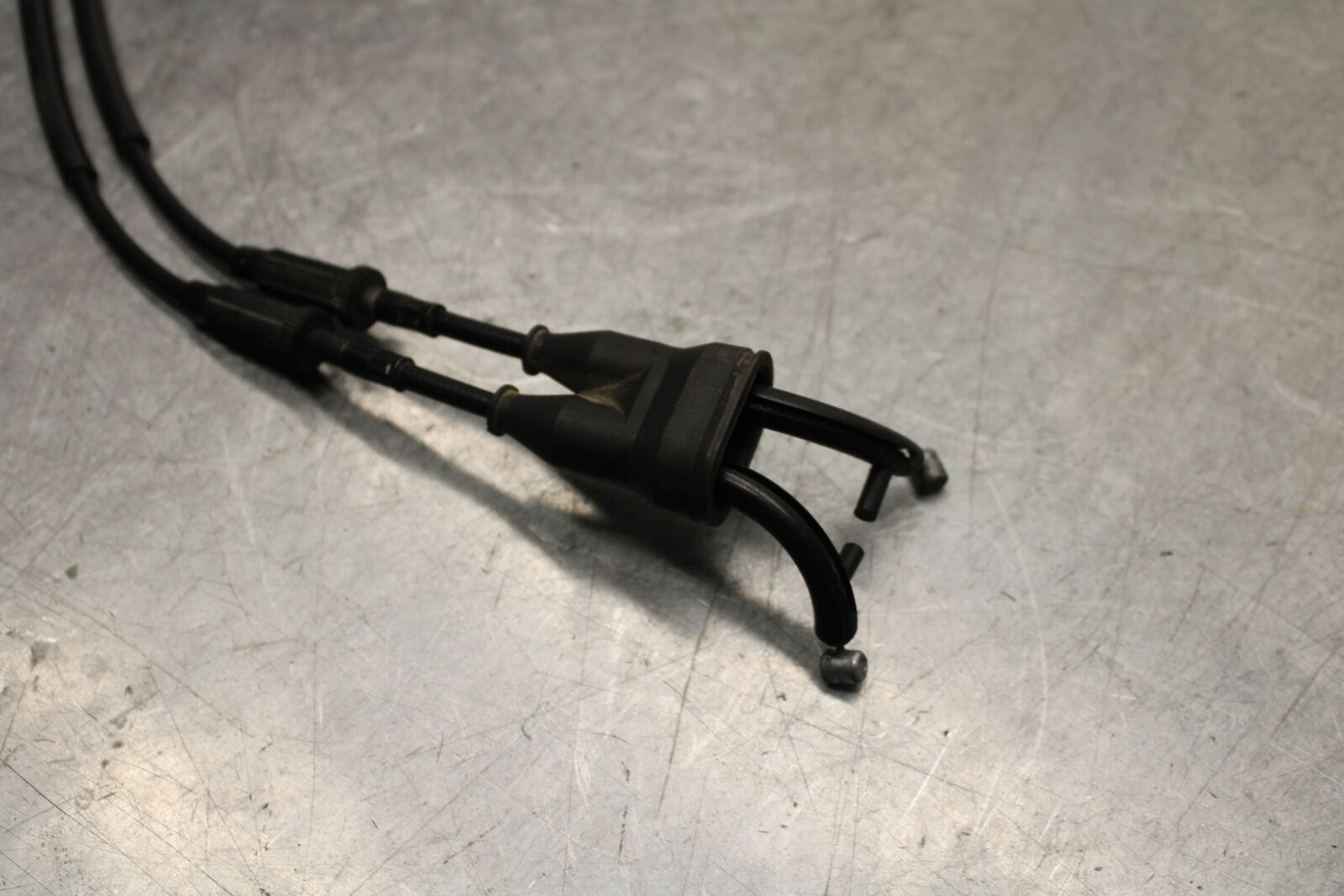 16 KAWASAKI NINJA ZX10R THROTTLE CABLES LINES 54012-0631 BB650