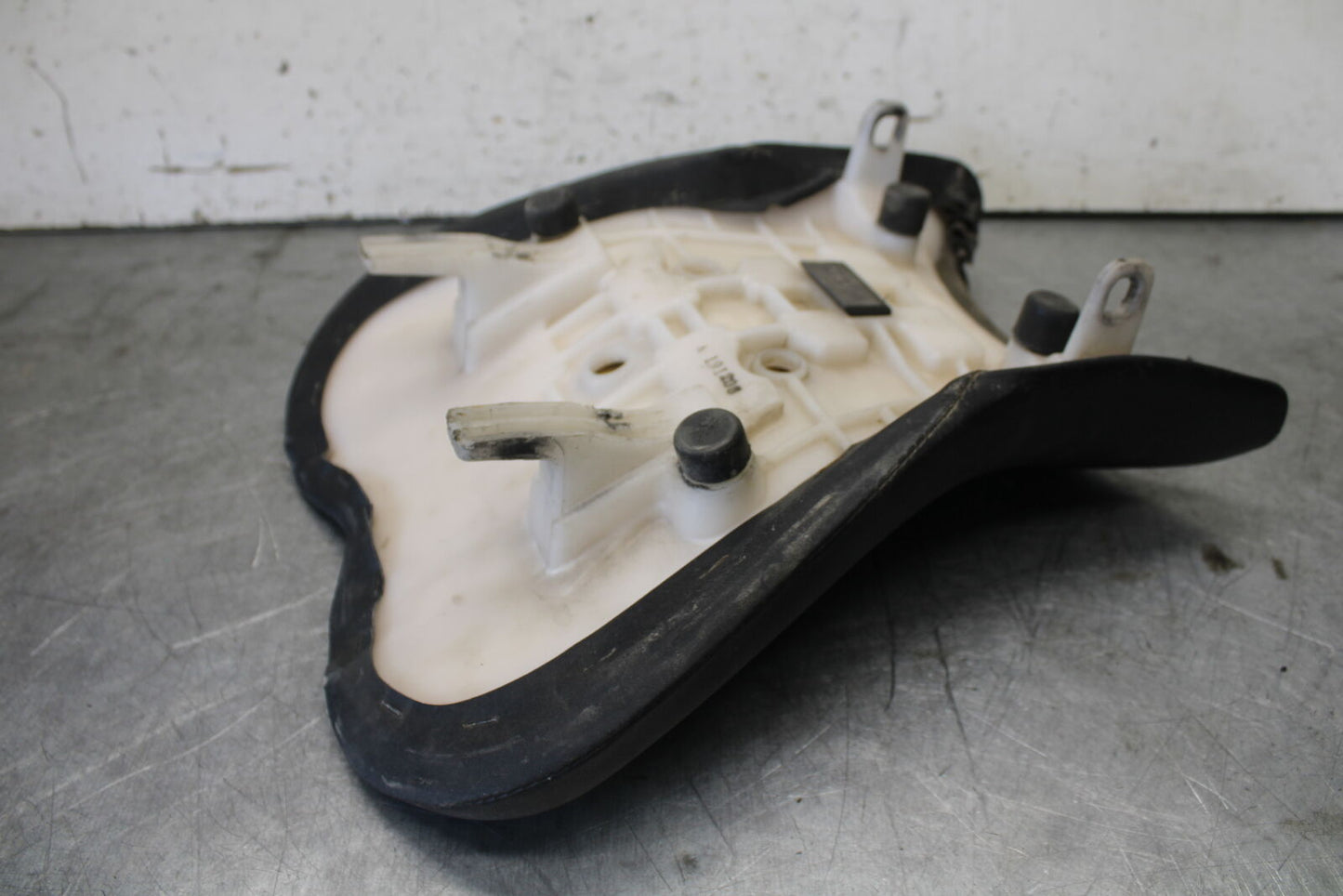 06-07 SUZUKI GSXR 600 FRONT DRIVERS SEAT PAD SADDLE PILLION  BB694