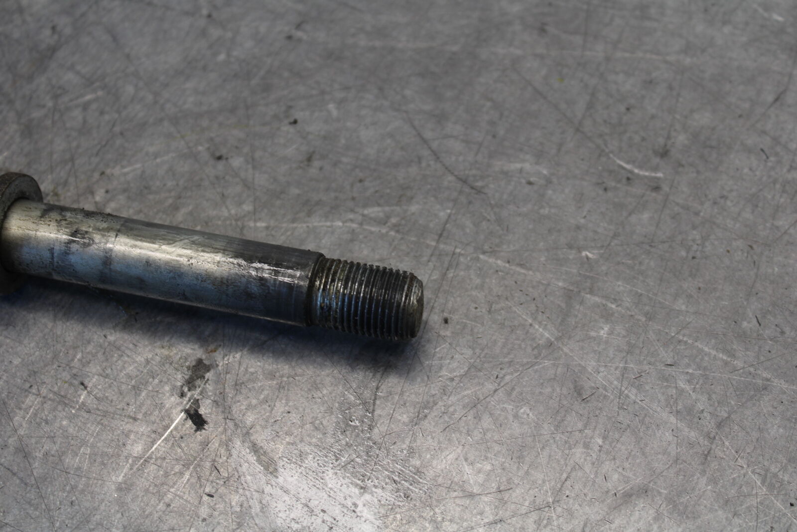 09-15 YAMAHA FZ6R FRONT WHEEL RIM AXLE PIVOT BOLT 20S-25181-00-00 BB686