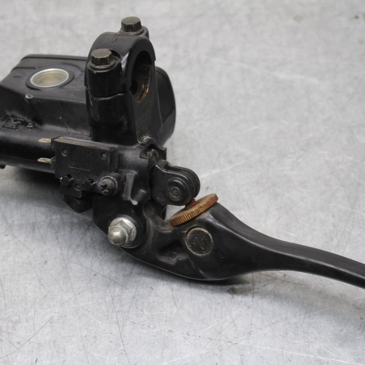 01-06 HONDA CBR600F4I FRONT BRAKE MASTER CYLINDER w/ LEVER 45510-MBW-016 BB644