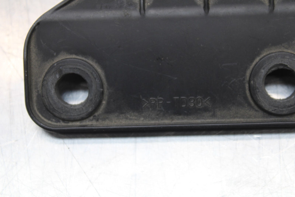 11-24 SUZUKI GSXR750 AIRBOX ECU HOLDER BRACKET BB687-C