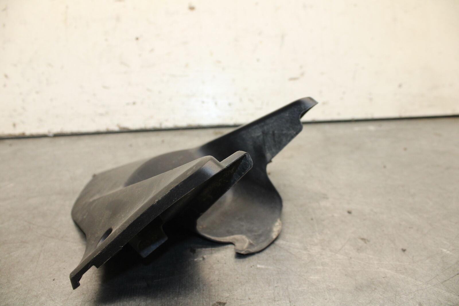 17-21 HONDA CBR1000RR SP REAR BACK WHEEL TIRE HUGGER FENDER BB681