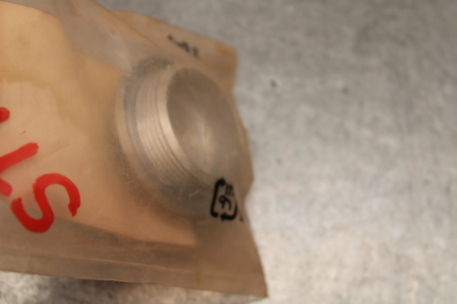 04-12 HONDA ST1300A FINAL DRIVE DIFFERENTIAL FILL CAP OEM BB669