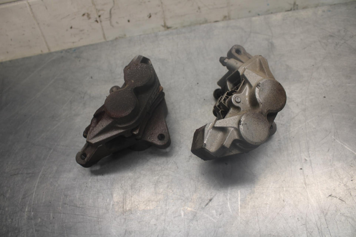 18-20 YAMAHA MT-07  RIGHT LEFT FRONT BRAKE CALIPER SET PAIR CALIPERS BB457